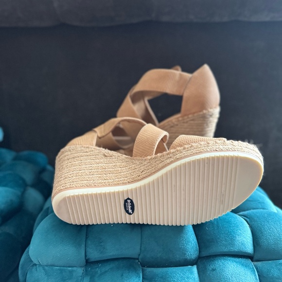 Neutral Wedges - Picture 3 of 3